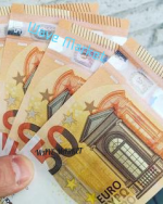 euro banknotes available at good rates
